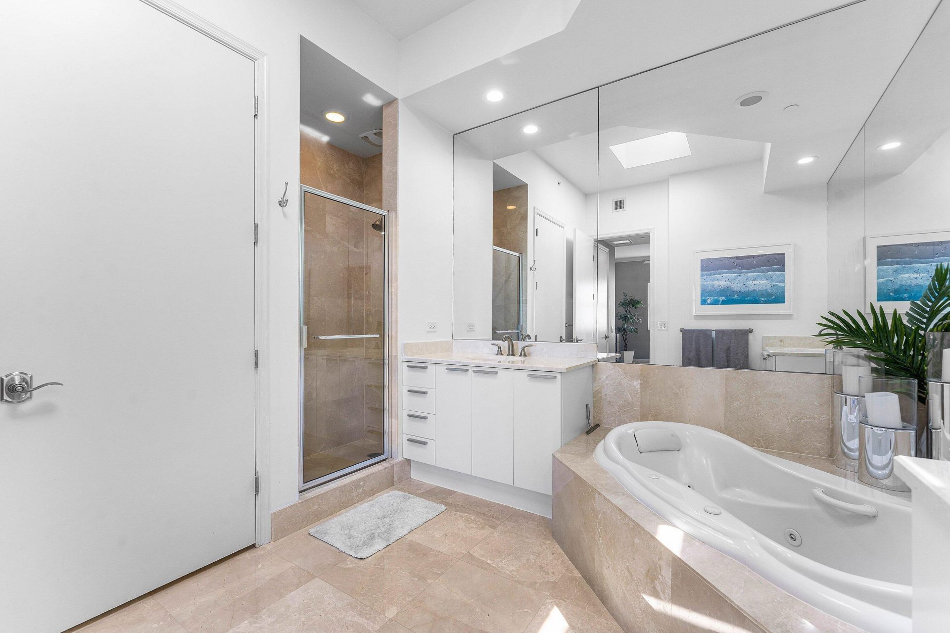 2640 Lake Shore Drive, Unit 2215, Riviera Beach, FL 33404 Photo