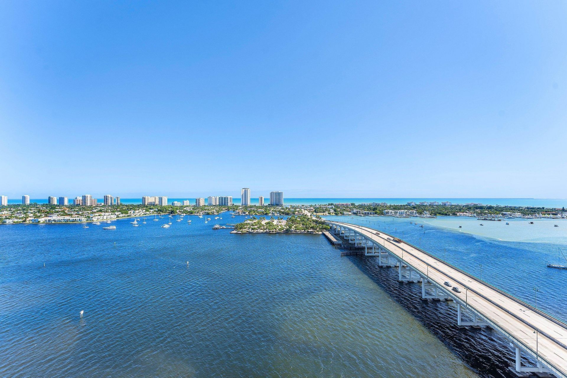 2640 Lake Shore Drive, Unit 2215, Riviera Beach, FL 33404 Photo