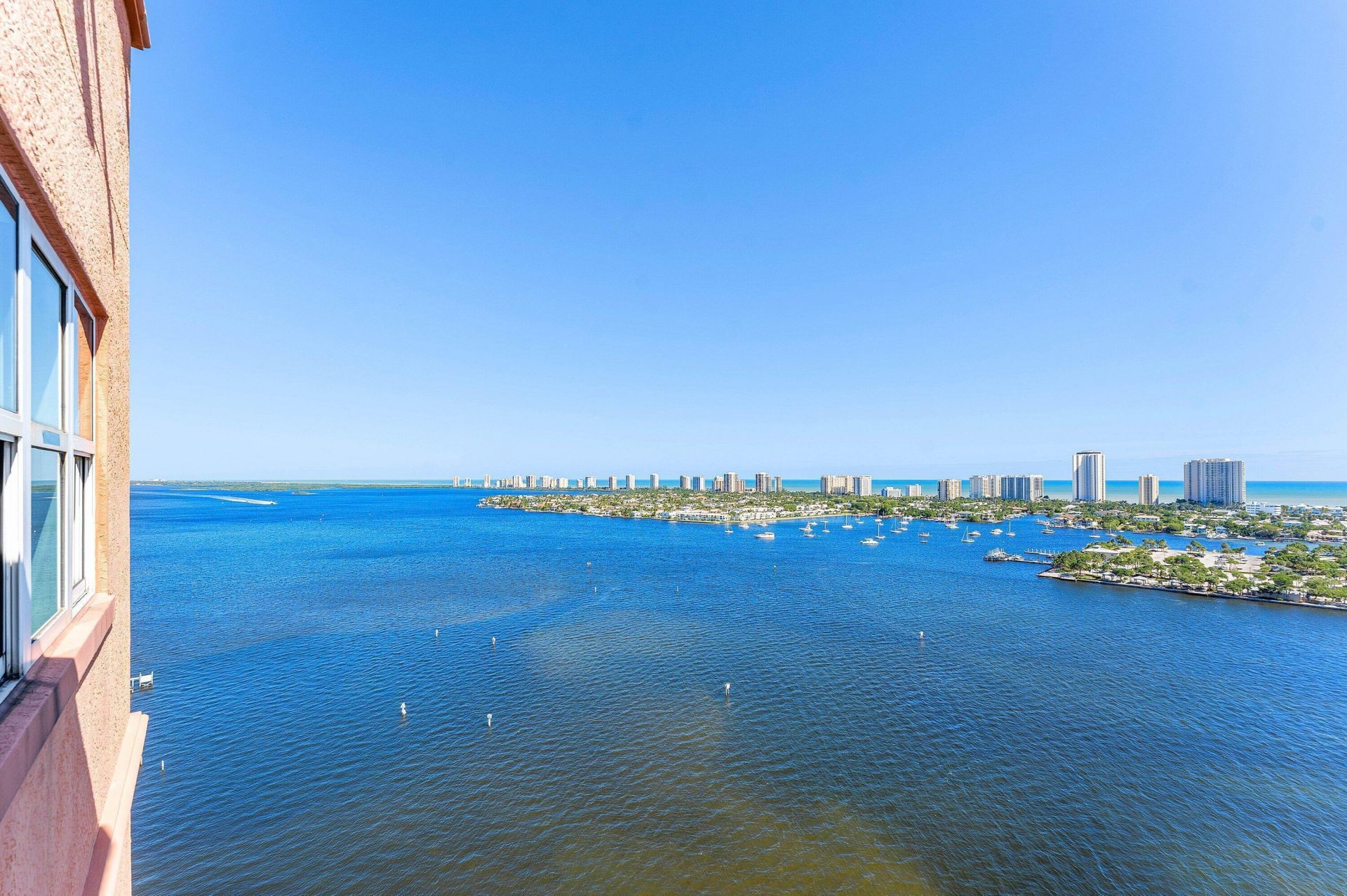 2640 Lake Shore Drive, Unit 2215, Riviera Beach, FL 33404 Photo