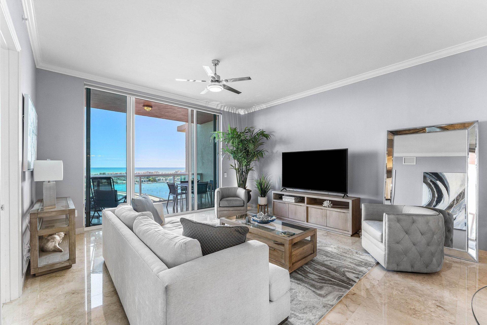 2640 Lake Shore Drive, Unit 2215, Riviera Beach, FL 33404 Photo