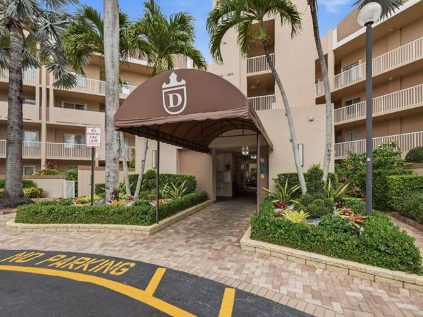 7649 E Granville Drive, Unit 301, Tamarac, FL 33321