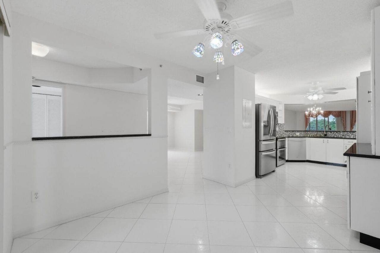 7649 E Granville Drive, Unit 301, Tamarac, FL 33321 Photo