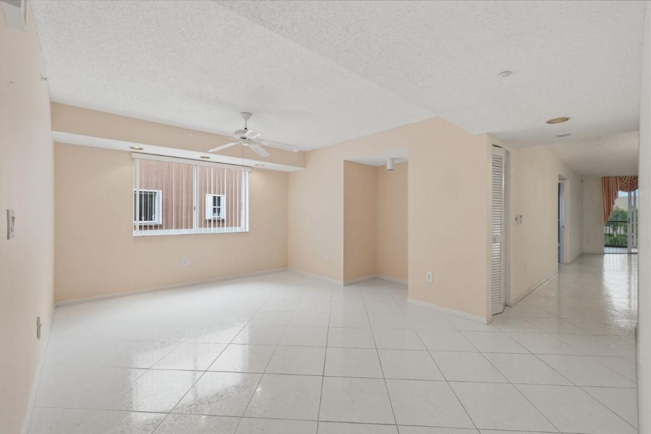 7649 E Granville Drive, Unit 301, Tamarac, FL 33321 Photo