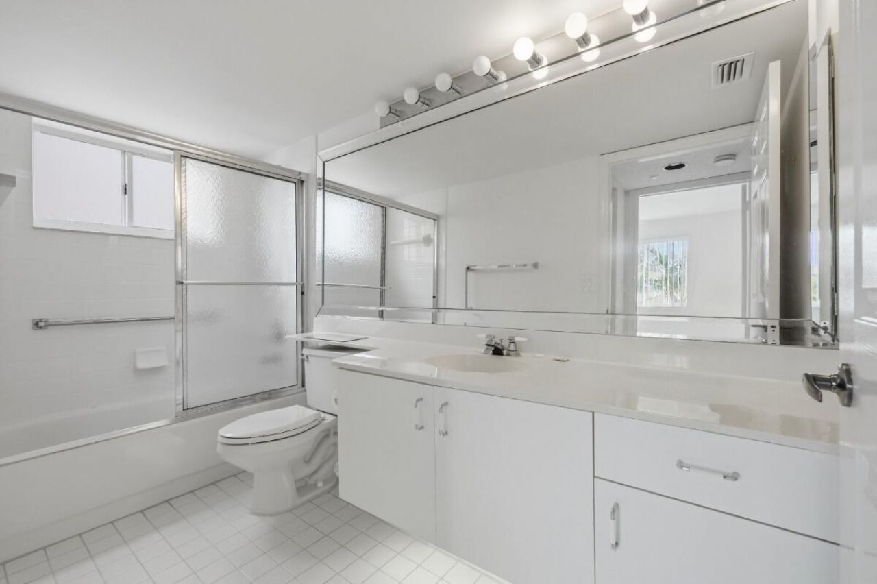 7649 E Granville Drive, Unit 301, Tamarac, FL 33321 Photo