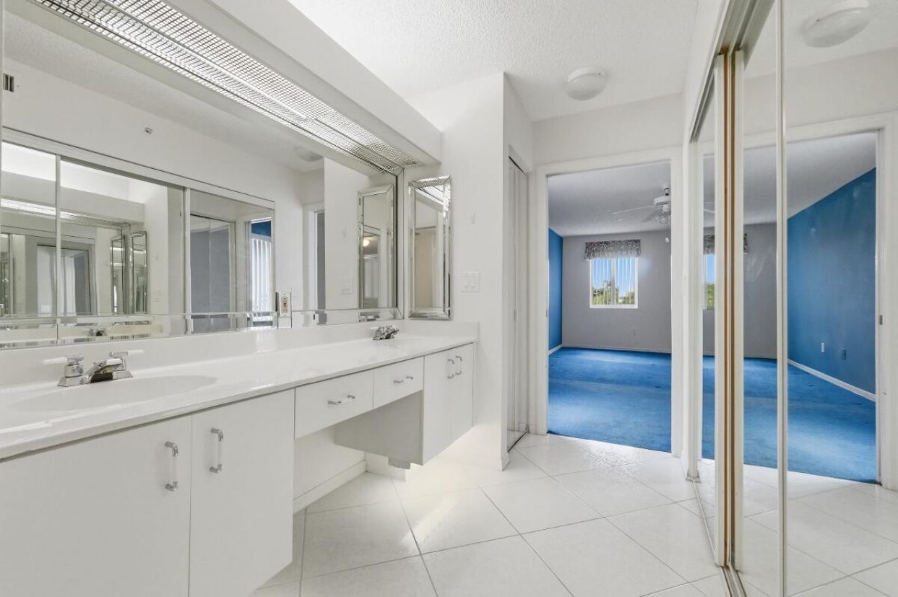7649 E Granville Drive, Unit 301, Tamarac, FL 33321 Photo