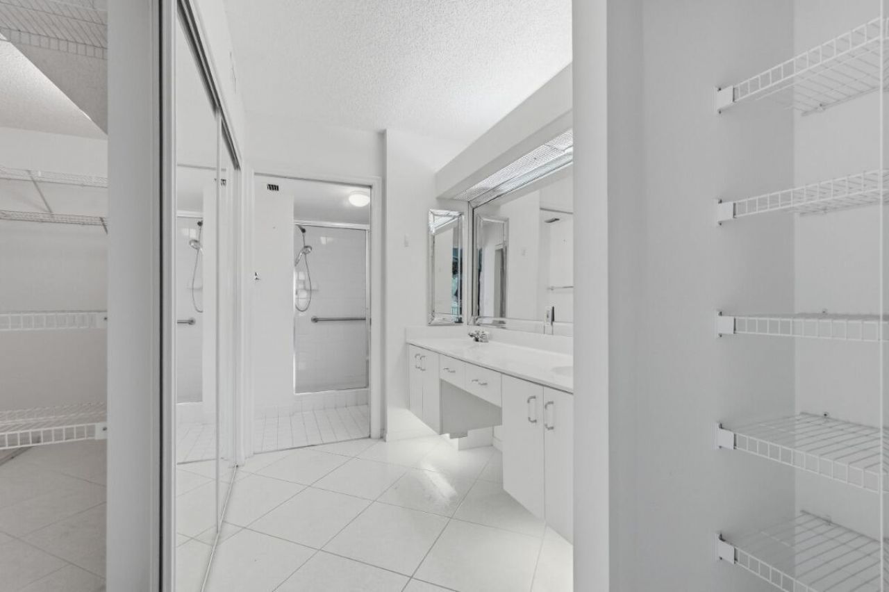 7649 E Granville Drive, Unit 301, Tamarac, FL 33321 Photo