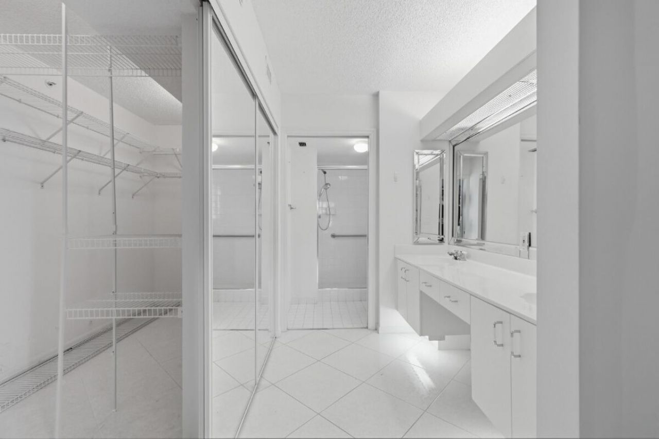 7649 E Granville Drive, Unit 301, Tamarac, FL 33321 Photo