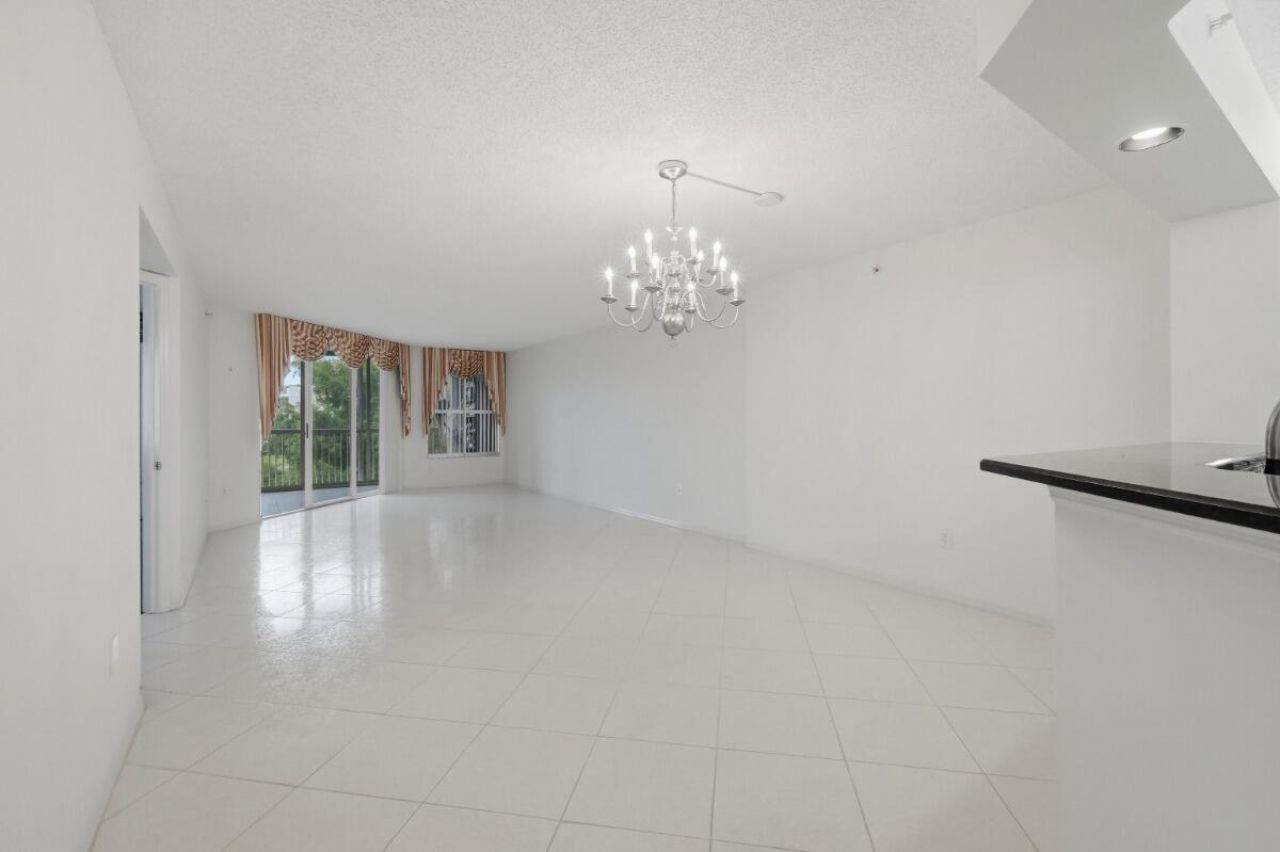 7649 E Granville Drive, Unit 301, Tamarac, FL 33321 Photo