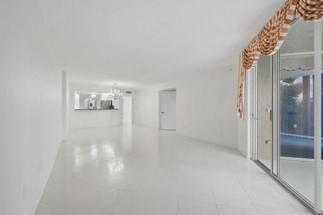 7649 E Granville Drive, Unit 301, Tamarac, FL 33321 Photo