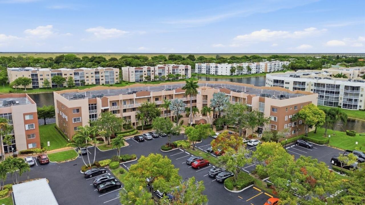 7649 E Granville Drive, Unit 301, Tamarac, FL 33321 Photo