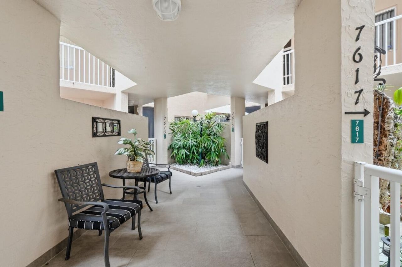 7649 E Granville Drive, Unit 301, Tamarac, FL 33321 Photo