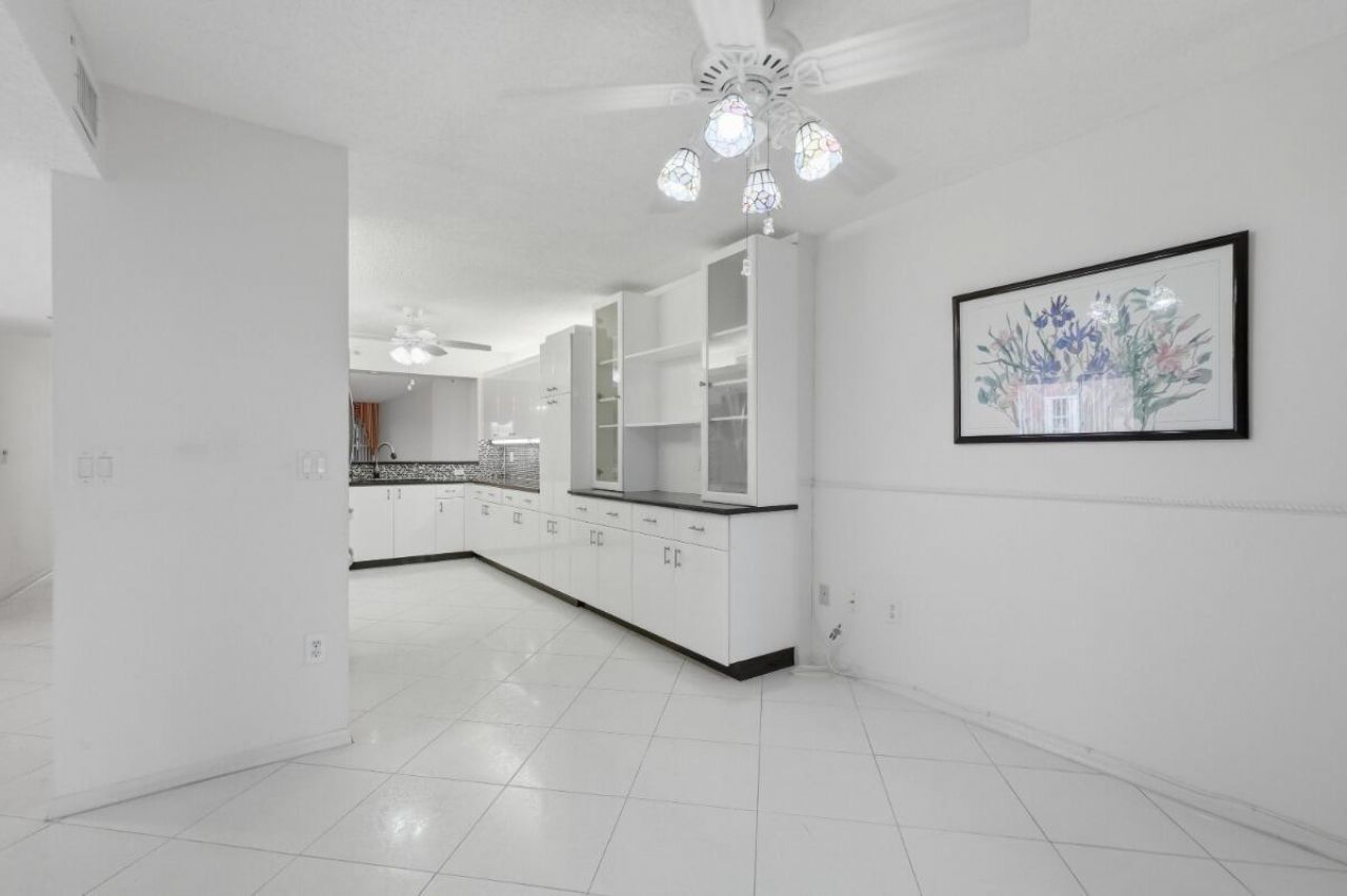 7649 E Granville Drive, Unit 301, Tamarac, FL 33321 Photo