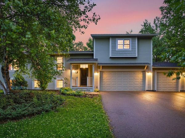 785 Santa Vera Drive, Chanhassen, MN 55317