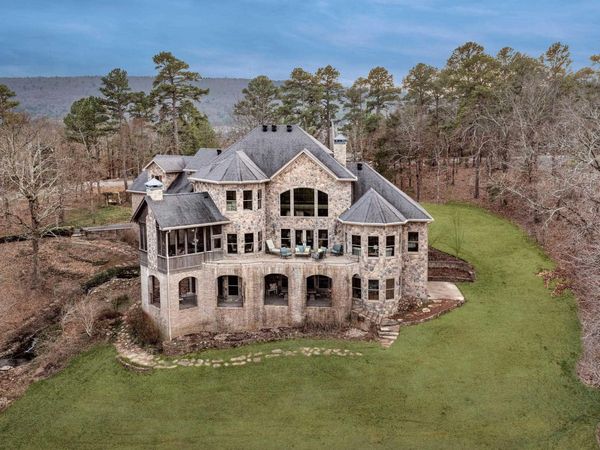 6916 Westridge Road, Little Rock, AR 72223