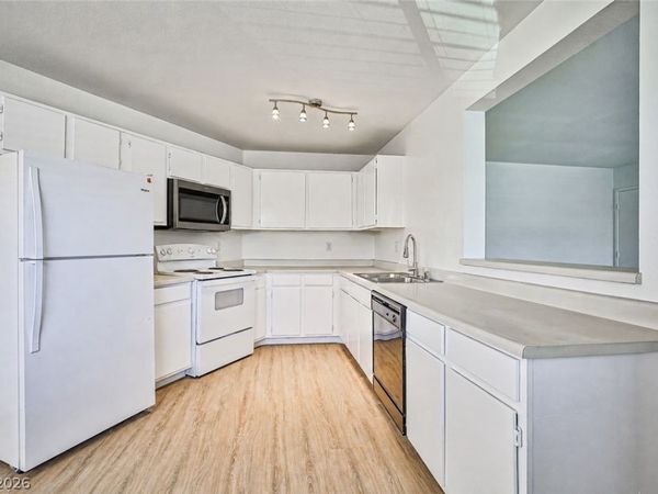 5091 Pioneer Avenue , Unit 201, Las Vegas, NV 89146