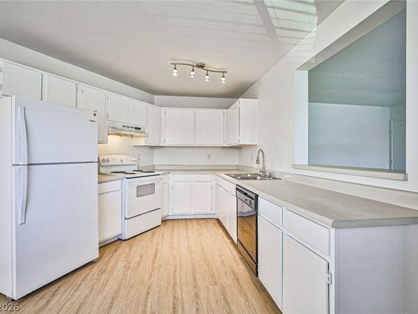 5091 Pioneer Avenue , Unit 201, Las Vegas, NV 89146