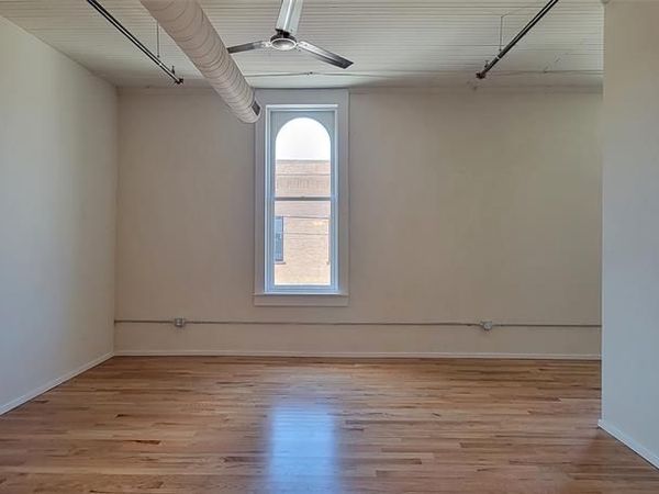 201 Chambers Street, Unit 203, Cleburne, TX 76031