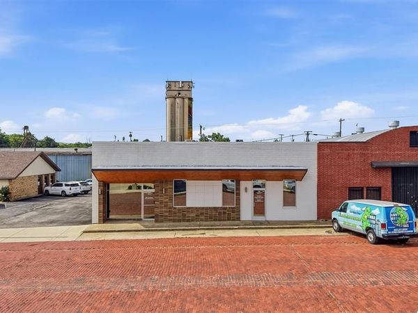 118 W Chestnut Street , Denison, TX 75021