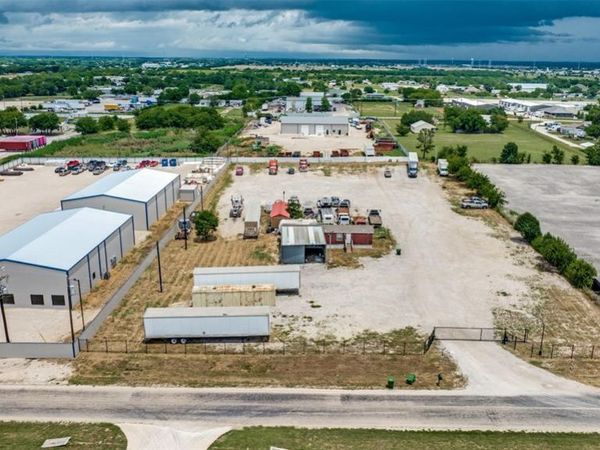 17541 Matany Road , Justin, TX 76247