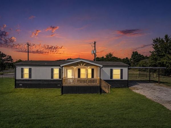 105 Beaver Creek Drive, Azle, TX 76020