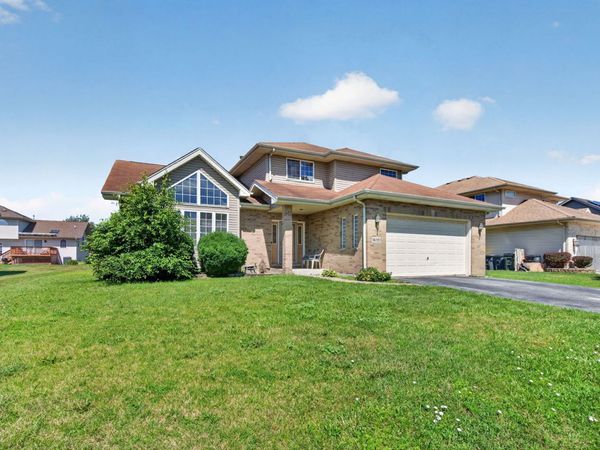 18020 Charlotte Drive , Lansing, IL 60438