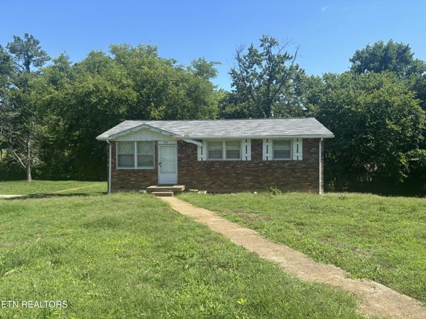 100 Curtiswood Drive, Hendersonville, TN 37075