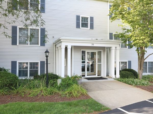 26 Webb Pl, Unit 2C, Mansfield, MA 02048