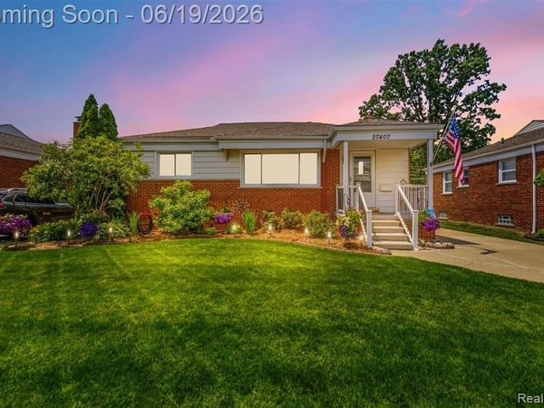 27407 Grant Street , St. Clair Shores, MI 48081