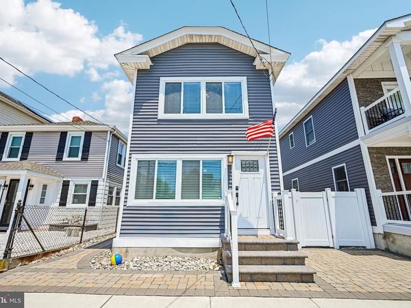 315 W BURK AVENUE, WILDWOOD, NJ 08260