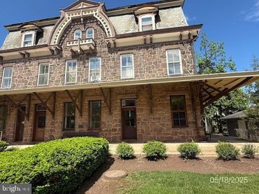 16 RAILROAD PLACE , PENNINGTON, NJ 08534