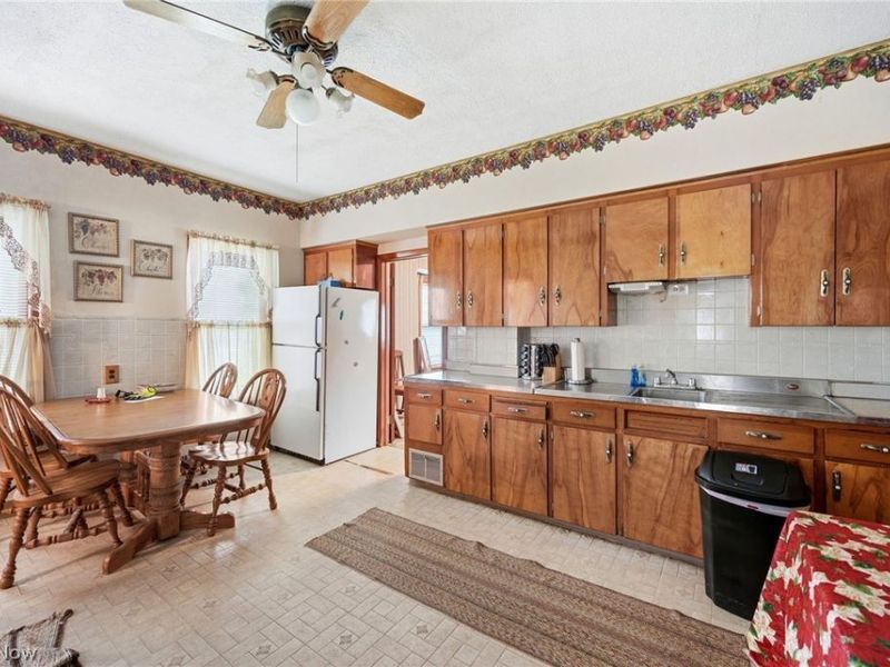 403 Barrett Road, Berea, OH 44017 Photo 8