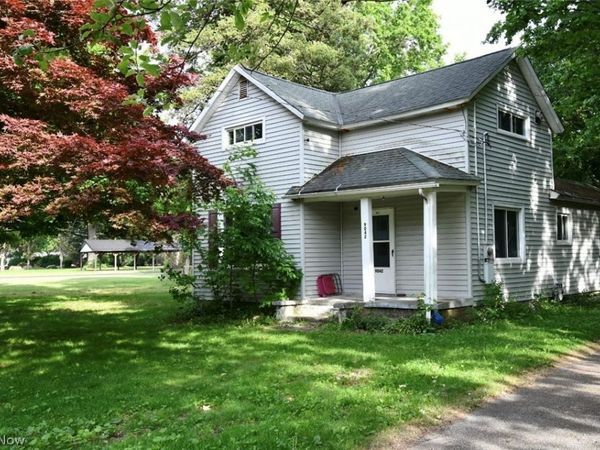 9042 Lake Shore Boulevard , Mentor, OH 44060