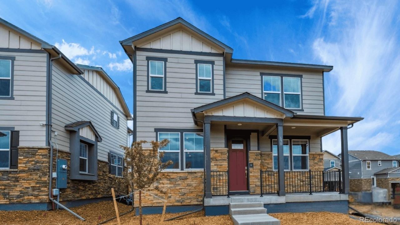 688 N Ukraine Street, Aurora, CO 80018 Main Photo