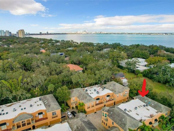 2902 HANSEN MANOR LANE , TAMPA, FL 33611