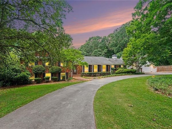 326 Fayette Drive , Winder, GA 30680