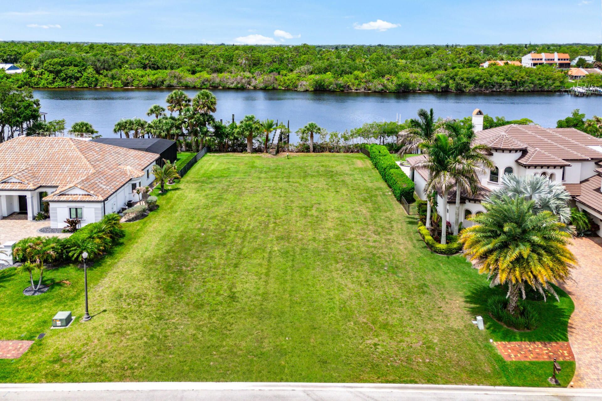 205 SE Fiore Bello, Port Saint Lucie, FL 34952 Photo