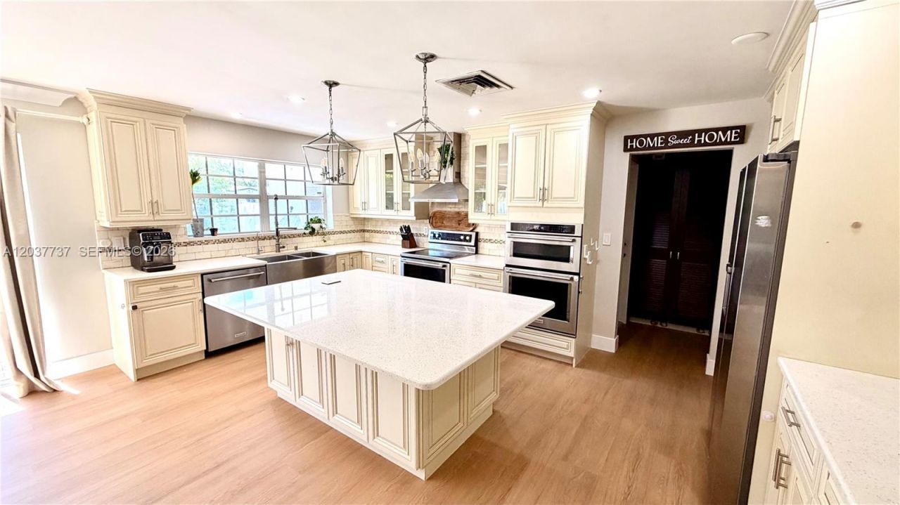2409 Bayview Dr, Fort Lauderdale, FL 33305 Photo