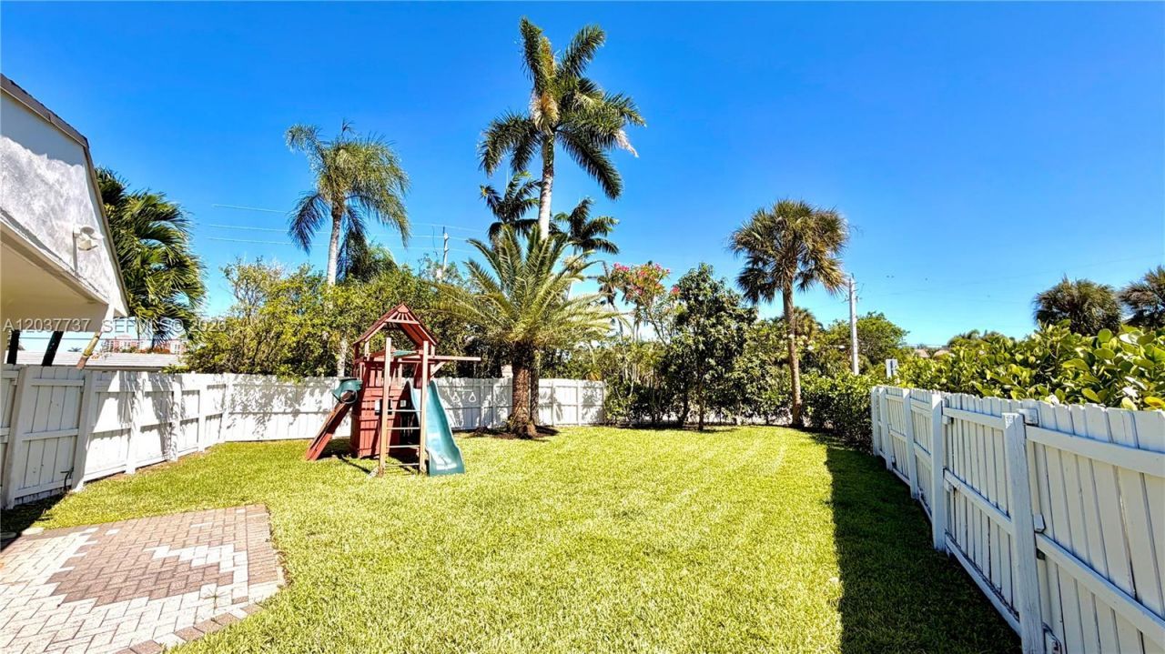 2409 Bayview Dr, Fort Lauderdale, FL 33305 Photo