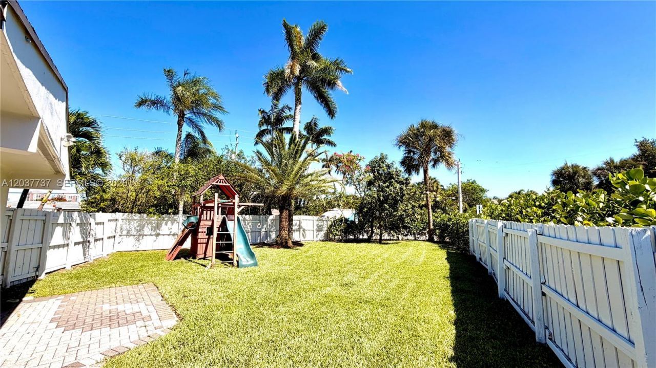 2409 Bayview Dr, Fort Lauderdale, FL 33305 Photo