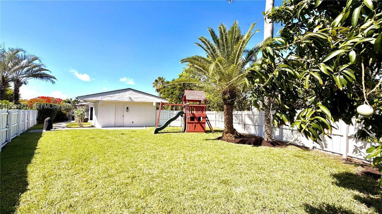 2409 Bayview Dr, Fort Lauderdale, FL 33305 Photo