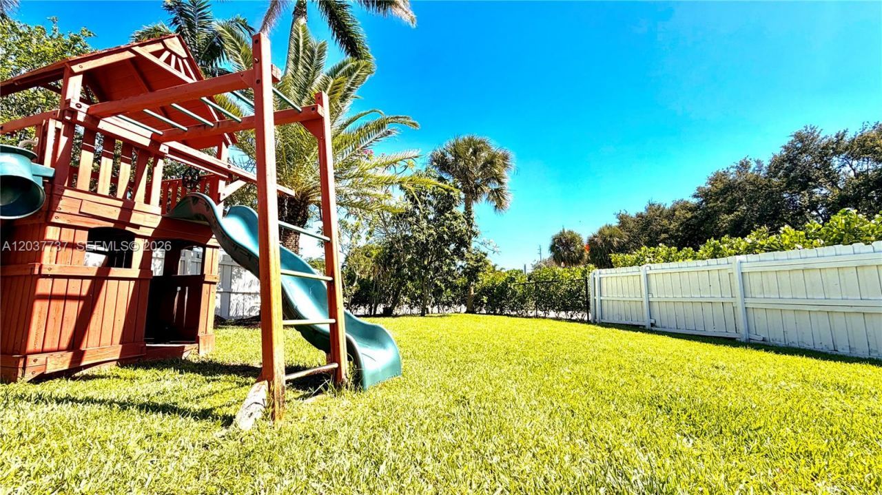 2409 Bayview Dr, Fort Lauderdale, FL 33305 Photo