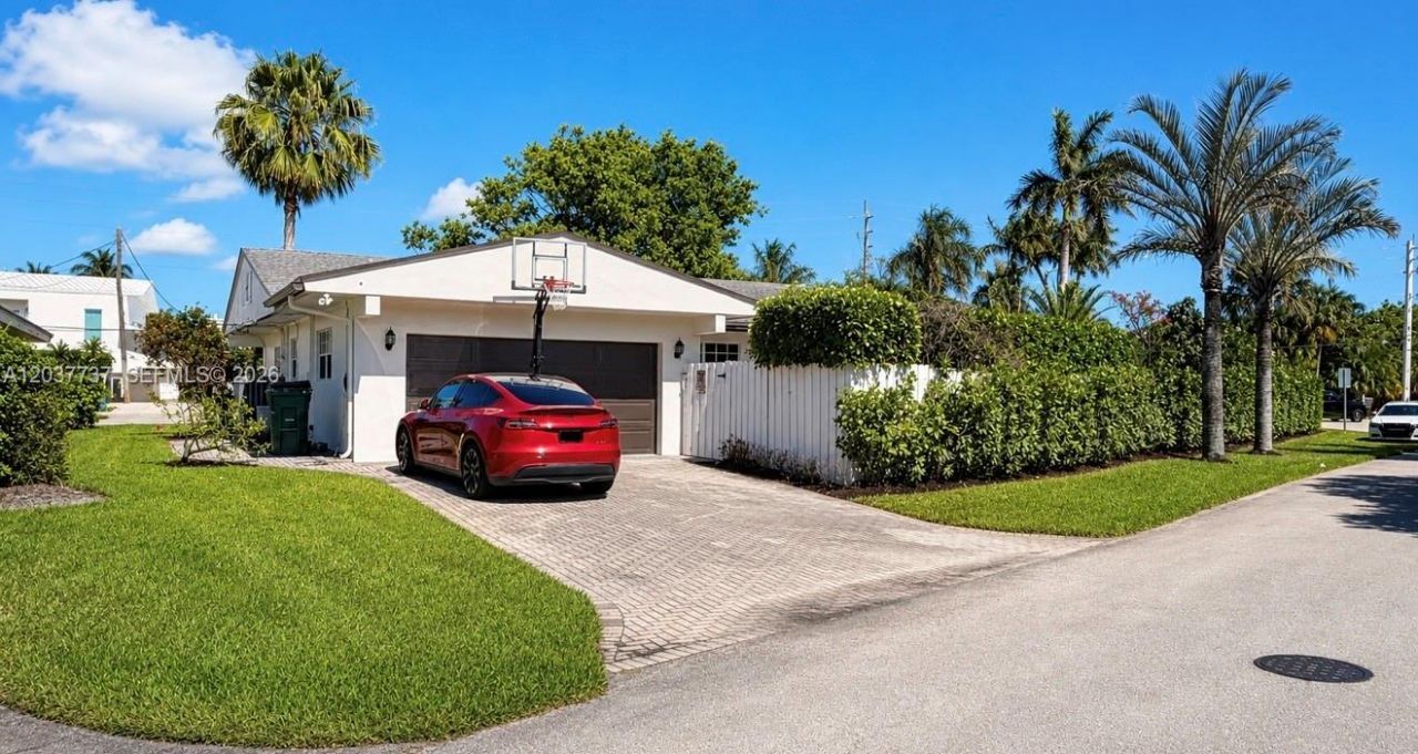 2409 Bayview Dr, Fort Lauderdale, FL 33305 Photo