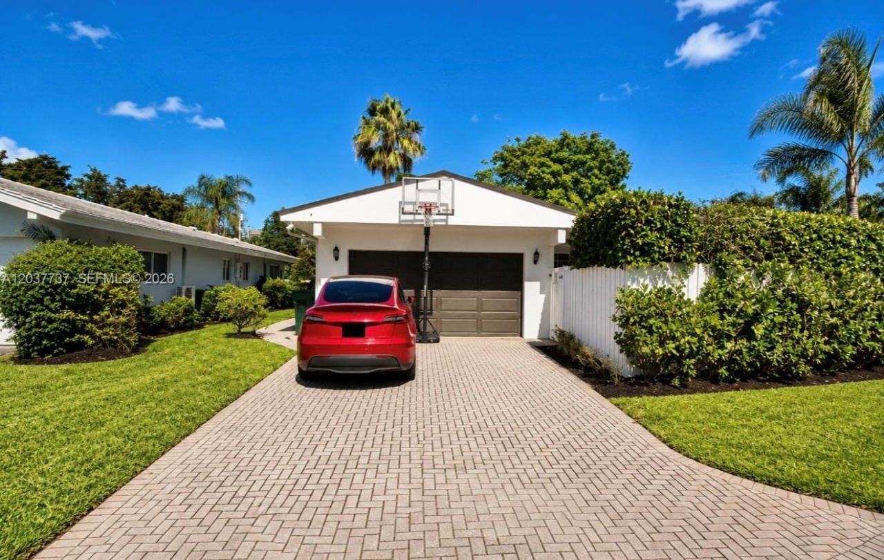 2409 Bayview Dr, Fort Lauderdale, FL 33305 Photo