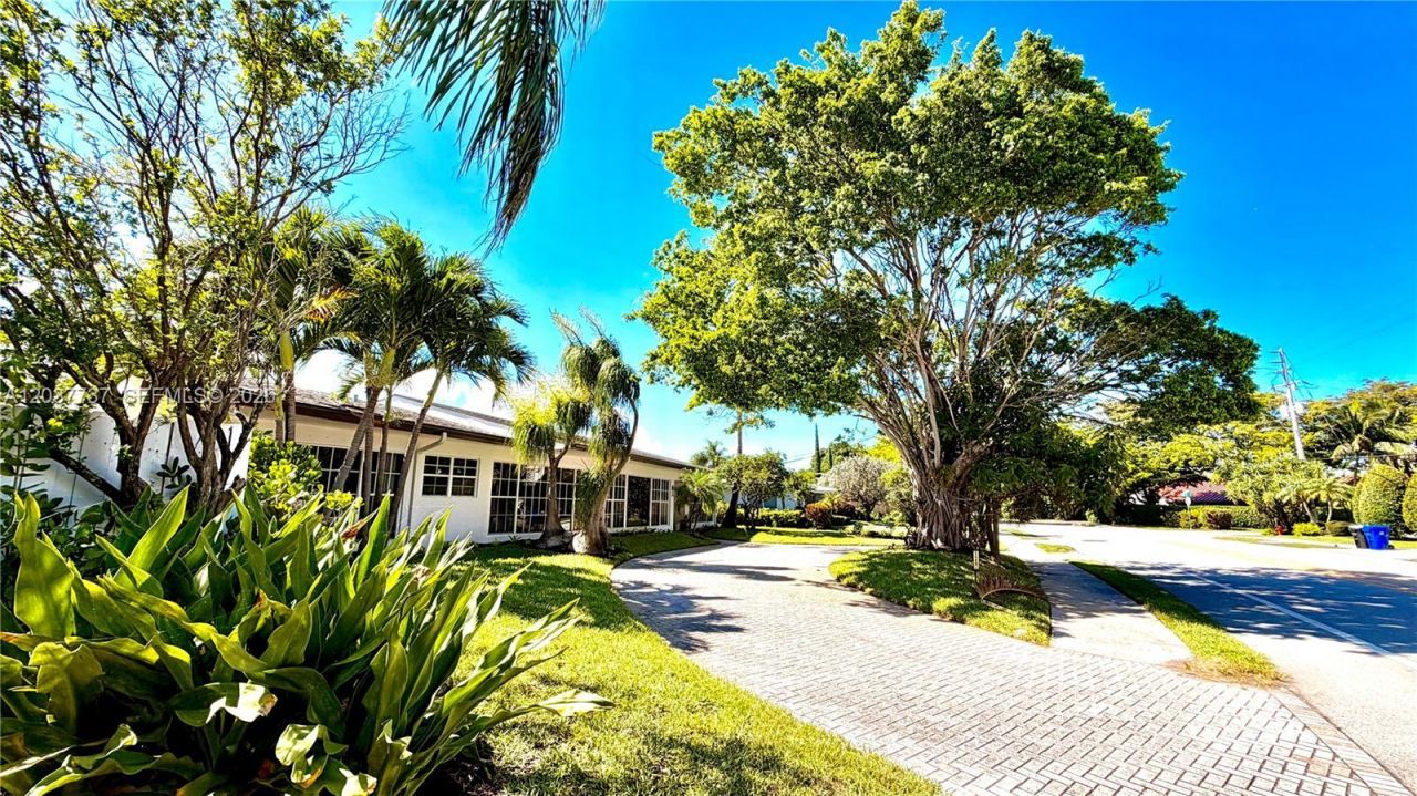 2409 Bayview Dr, Fort Lauderdale, FL 33305 Photo