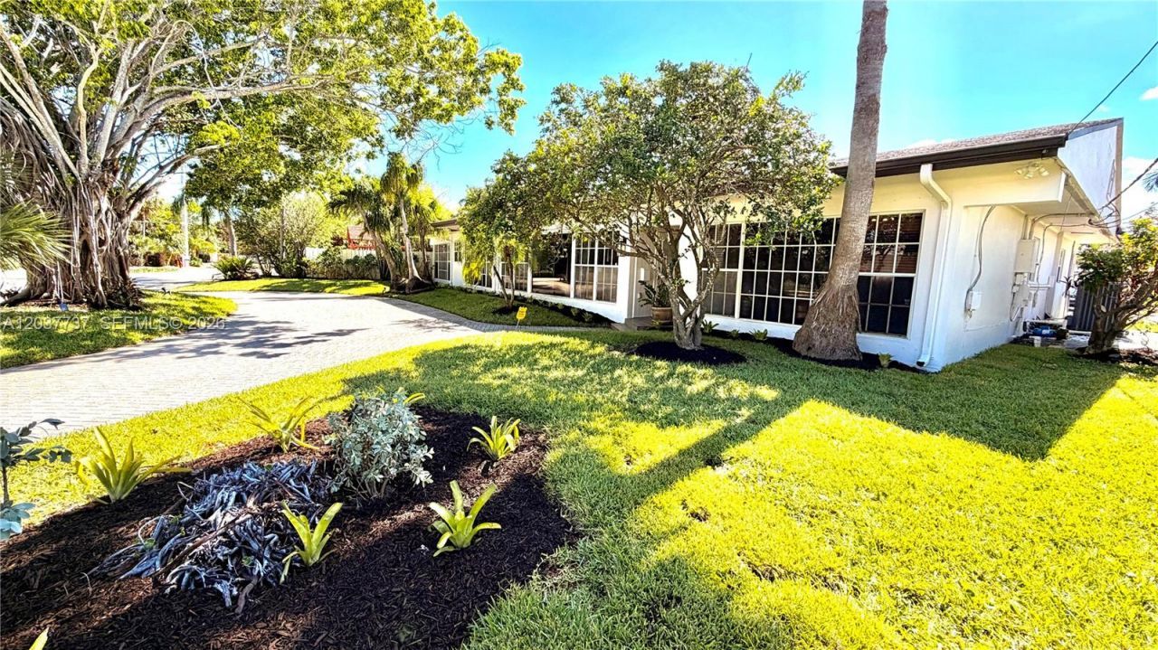 2409 Bayview Dr, Fort Lauderdale, FL 33305 Photo