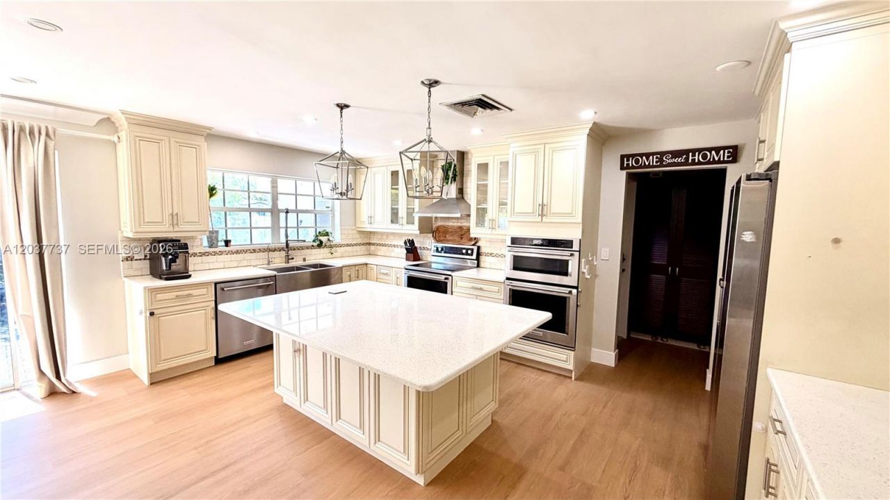 2409 Bayview Dr, Fort Lauderdale, FL 33305 Photo