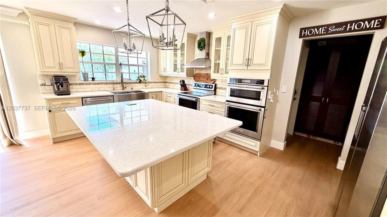 2409 Bayview Dr, Fort Lauderdale, FL 33305 Photo