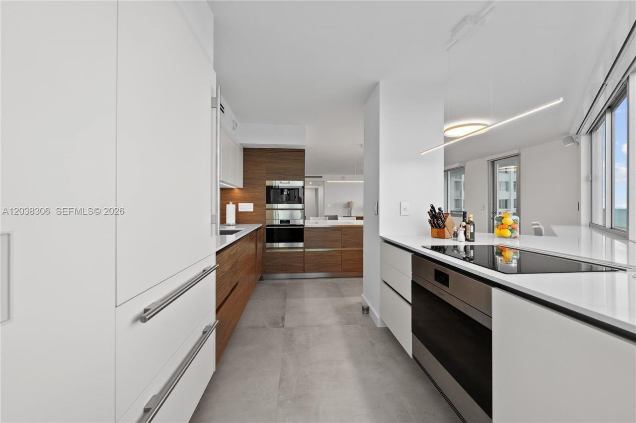 7135 Collins Ave , Unit 1216, Miami Beach, FL 33141 Photo