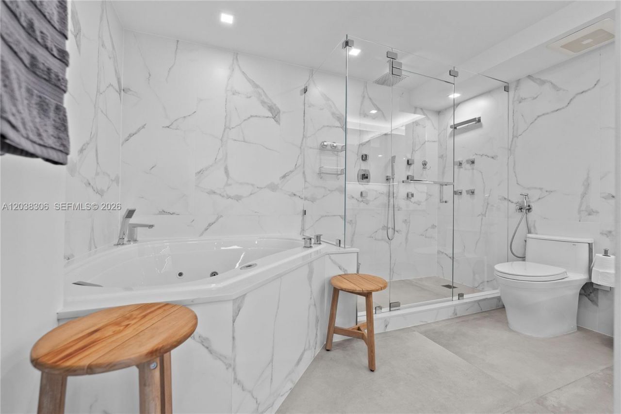 7135 Collins Ave , Unit 1216, Miami Beach, FL 33141 Photo