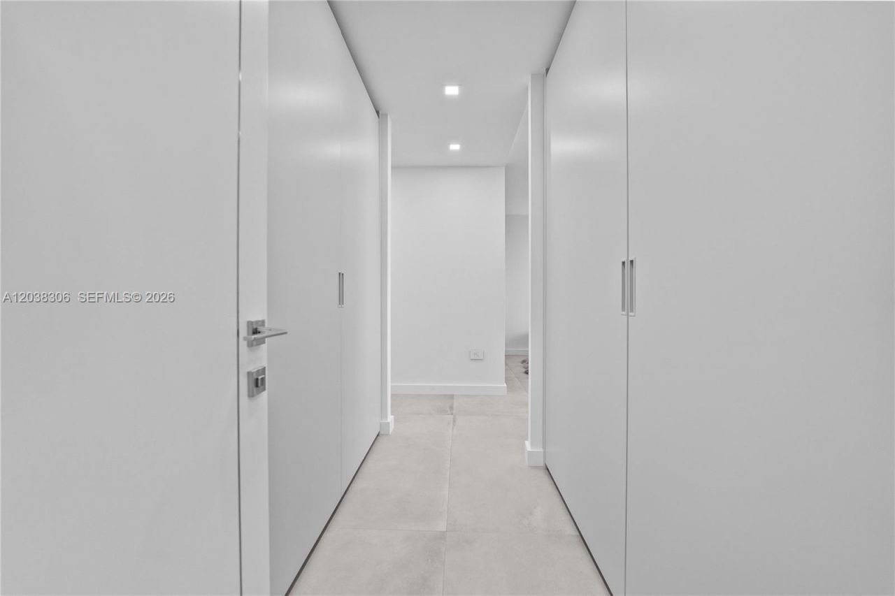 7135 Collins Ave , Unit 1216, Miami Beach, FL 33141 Photo